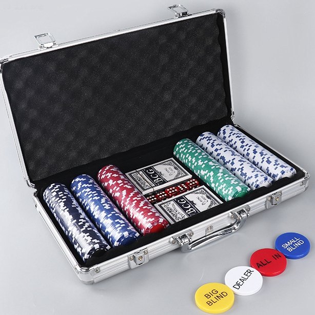 期間限定お値下げ　COACH ポーカーセット チップ・トランプ付き 期間限定お値下げ COACH ポーカーセット チップ・トランプ付き